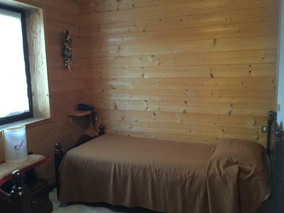 Albergo Ciori อาเซียโก ภายนอก รูปภาพ