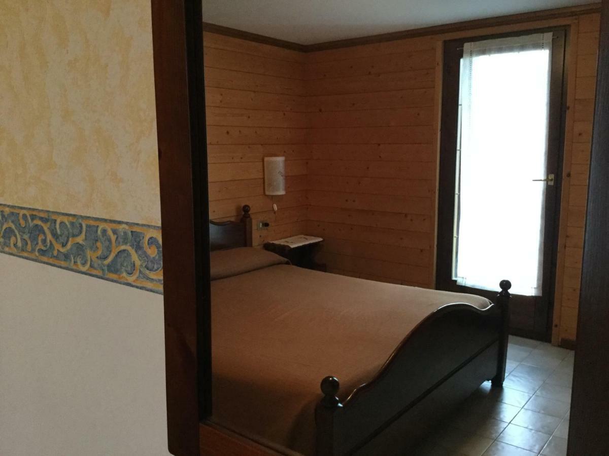 Albergo Ciori อาเซียโก ภายนอก รูปภาพ