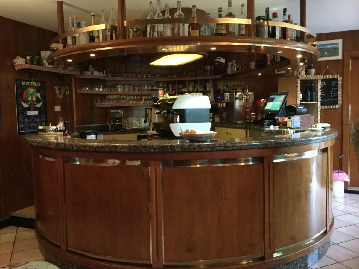 Albergo Ciori อาเซียโก ภายนอก รูปภาพ